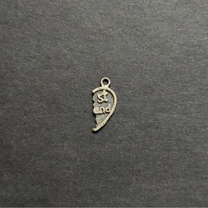 Sterling Silver “Best Friends” Breakaway Charm – Vintage Style